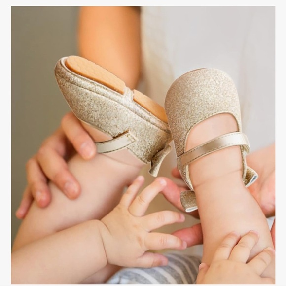 Gold Glitter Kids Shoes with Bow 061 - Picture 3 of 5